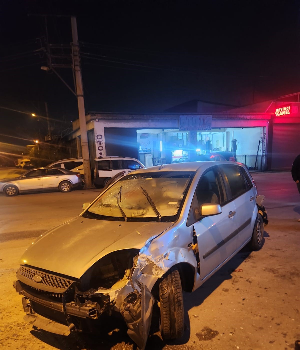 KONTROLSÜZ GEÇİŞ KAZAYI DA BERABERİNDE GETİRDİ