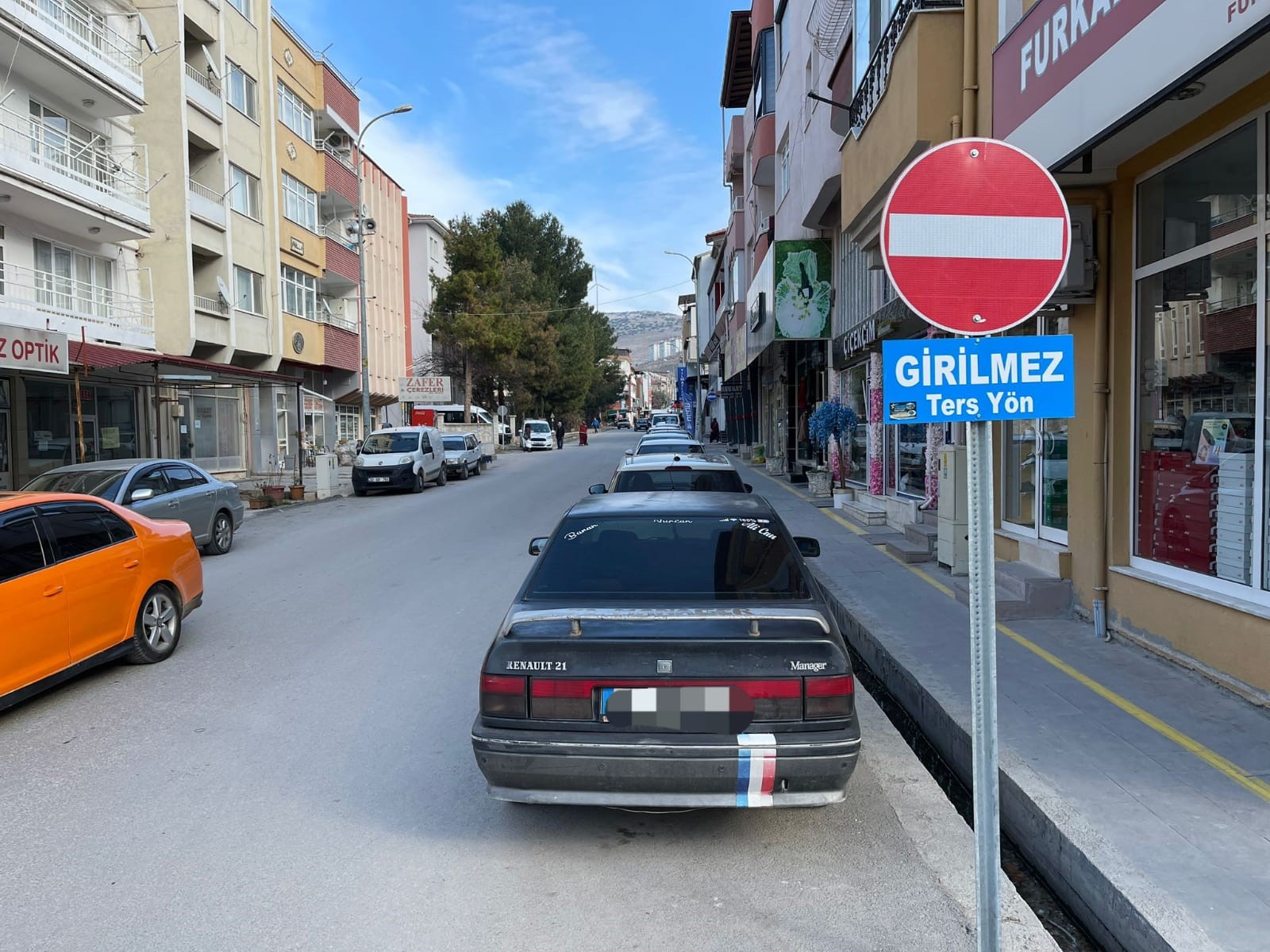 Çift Sıra Parka Ceza Yağıyor Vatandaş Uslanmıyor