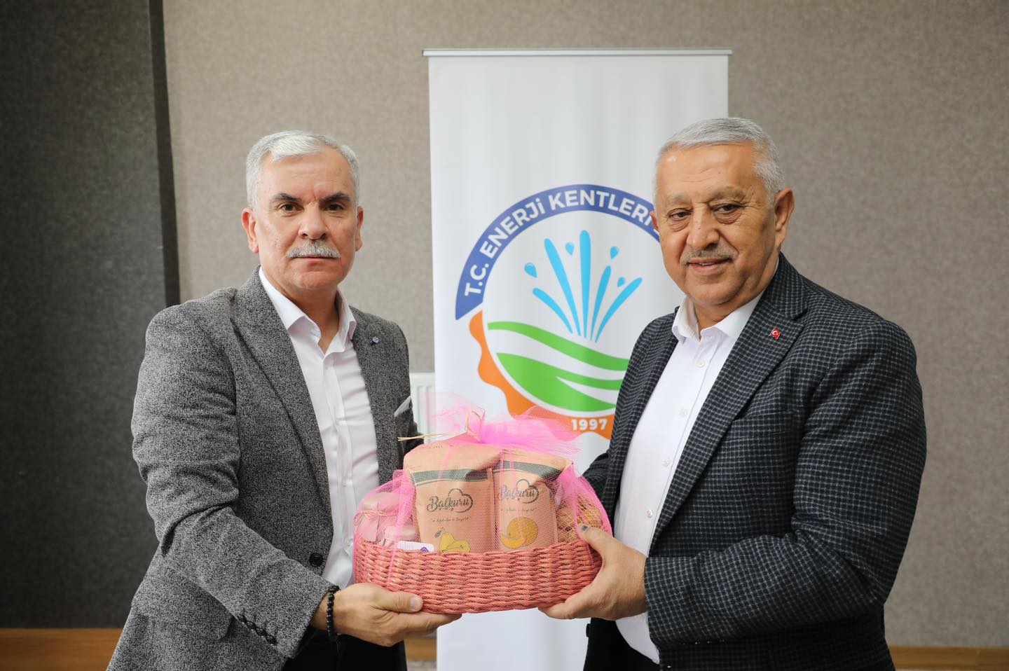 Başkan Zeybek Ev Sahipliği Yaptı Enerji Kentleri Birliği Üyeleri Afyon'da Ağırlandı