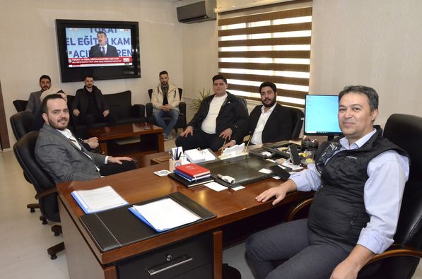 Genç İş Adamları Müdür Parlak'ı Ziyaret Etti