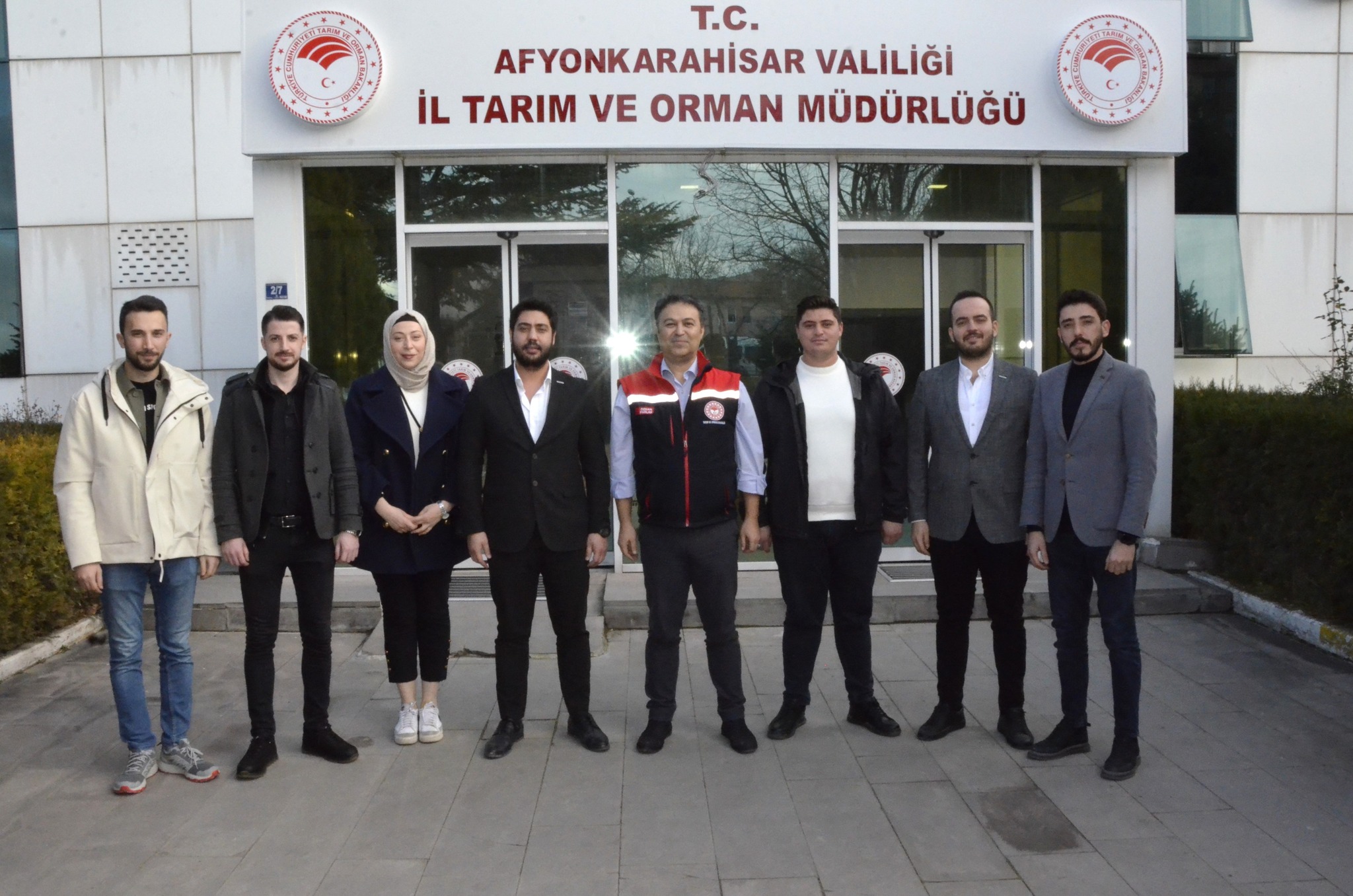Genç İş Adamları Müdür Parlak'ı Ziyaret Etti