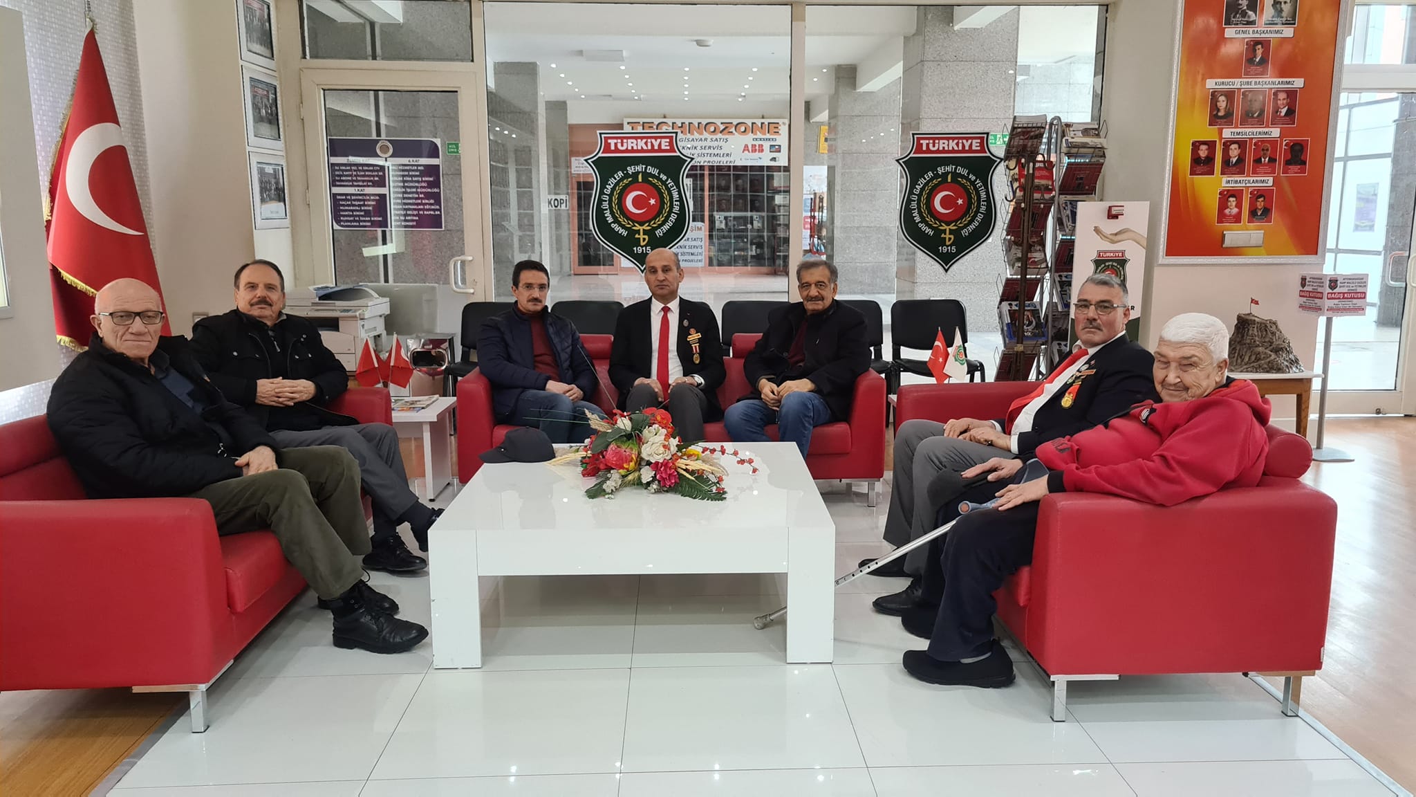 Başkan Kumartaşlı'ya Uşak'tan Gelen Ziyaret