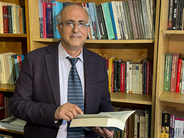 Zübeyde Hanım Vefatının 101. Yılında Anılıyor