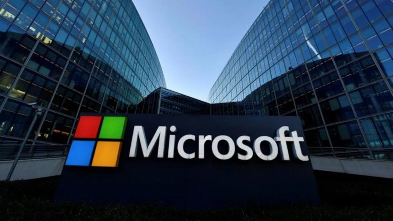 Microsoft, tahtını Apple’dan geri aldı