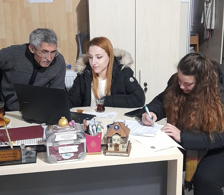 Başkan Özkara Engelli Bireylere Destek Oluyor