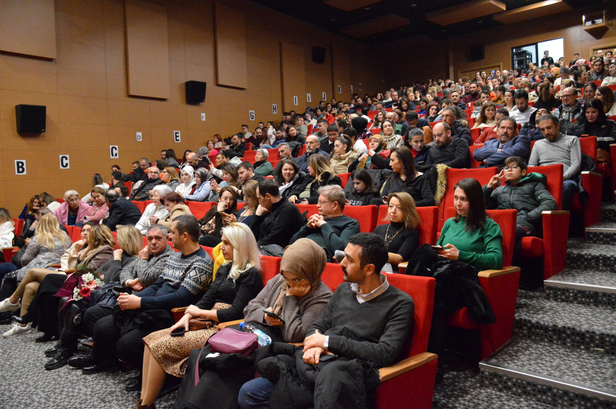 ROMA'DA BİR CİNAYET AFYON'LU TİYATRO SEVERLERLE