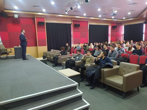 Afyon Barosu  Genç Avukatlara Eğitimler Veriyor