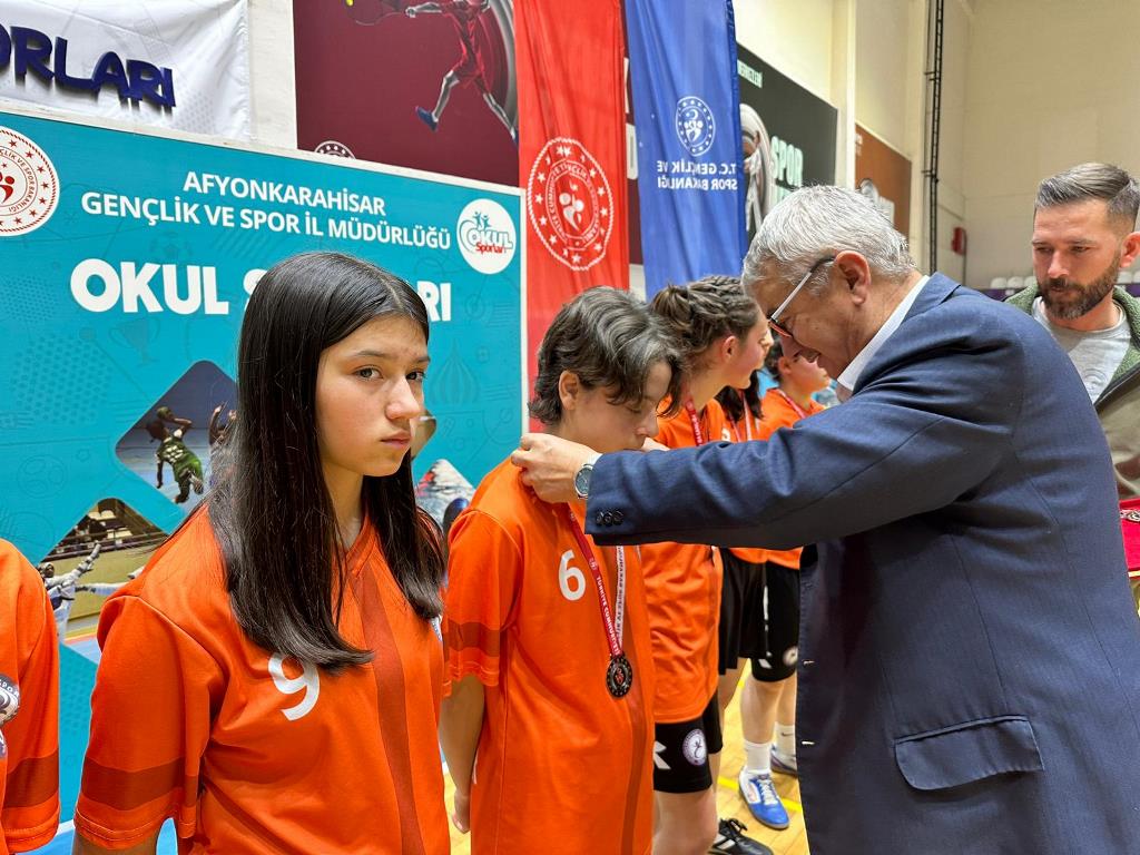 FUTSAL MÜSABAKALARI TAMAMLANDI