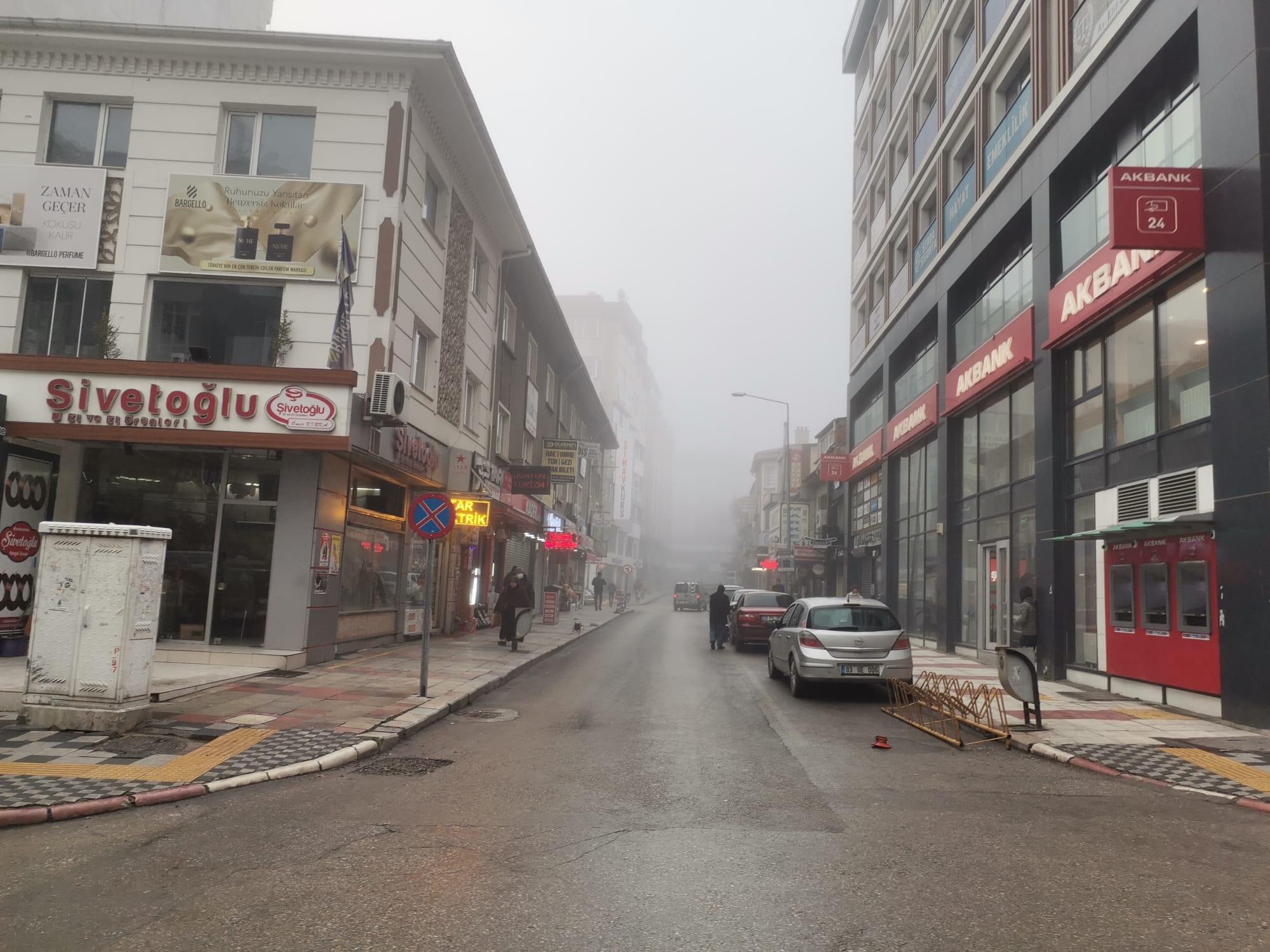 Afyon'da Yoğun Sis Hayatı Olumsuz Etkiledi