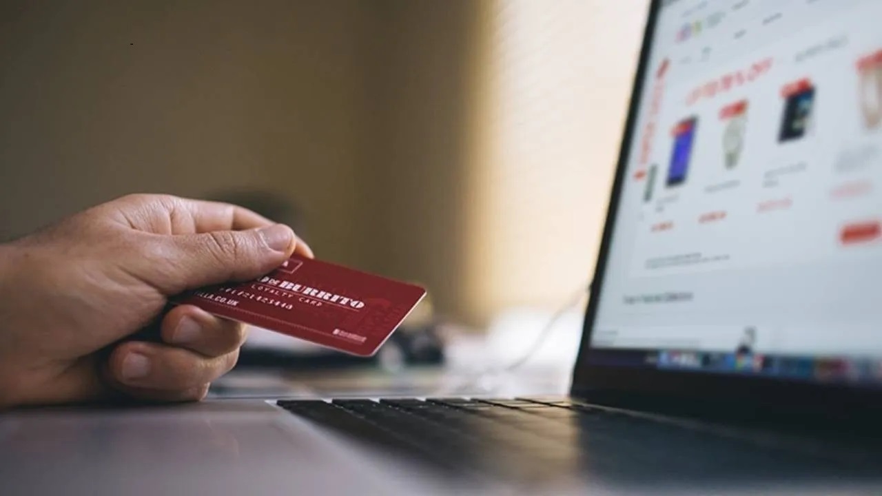 Bakanlık araştırması: Her 10 kişiden 7'si alışveriş platformlarındaki indirimli fiyatlara inanmıyor