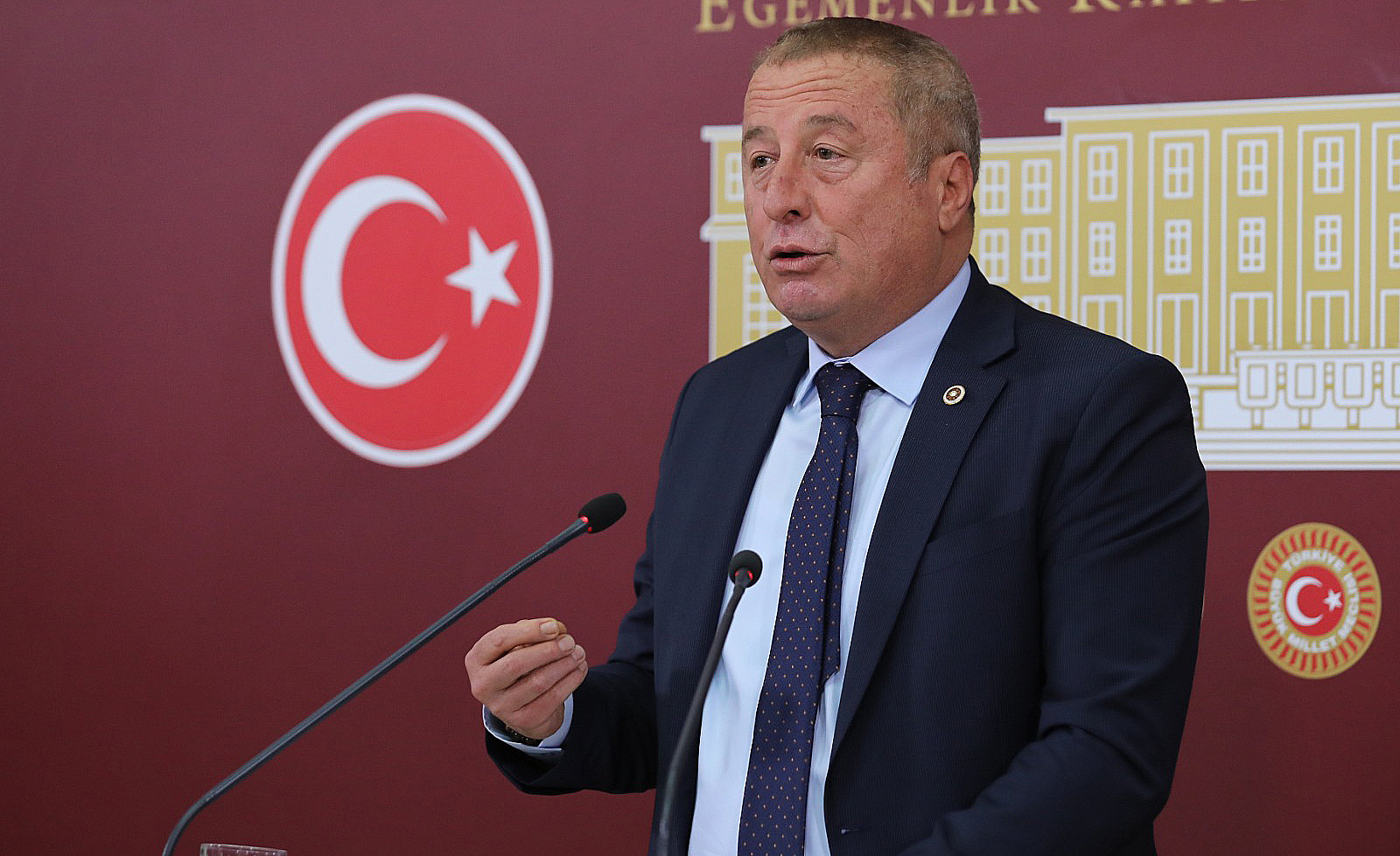OLGUN İKTİDARA YÜKLENDİ "EMEKLİ AÇ KALMIŞ İKTİDARIN UMRUNDA DEĞİL"
