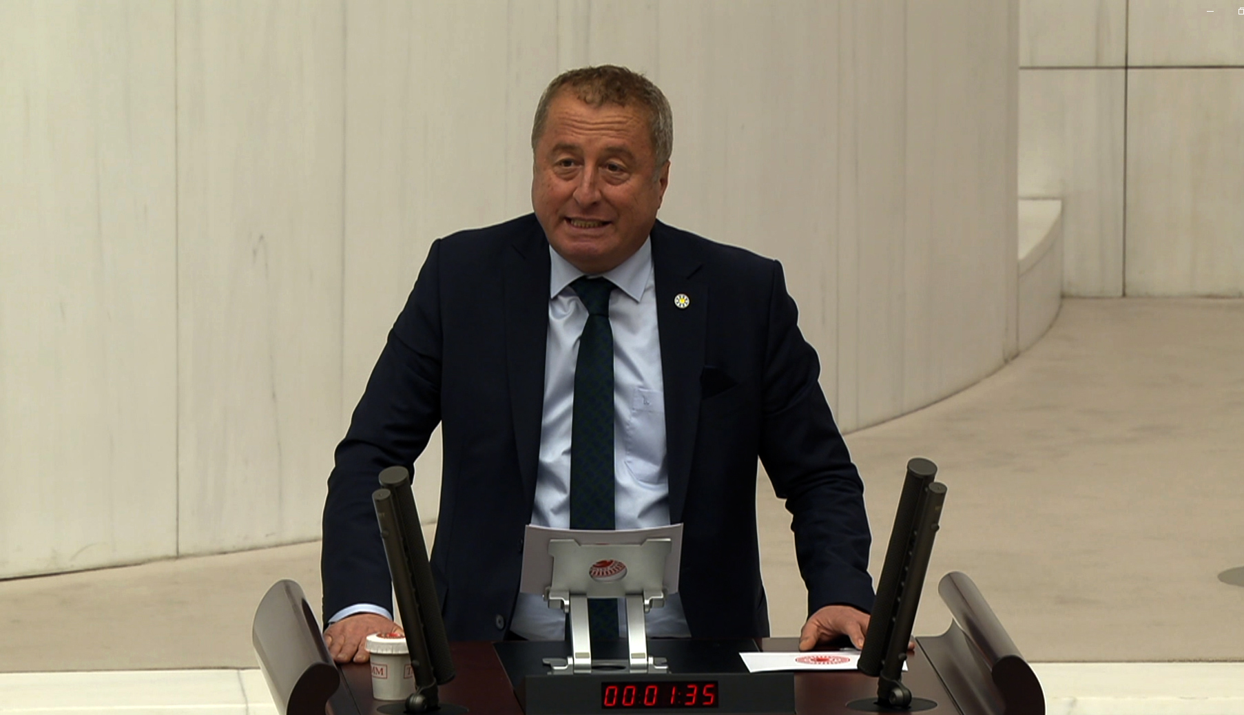 OLGUN İKTİDARA YÜKLENDİ "EMEKLİ AÇ KALMIŞ İKTİDARIN UMRUNDA DEĞİL"