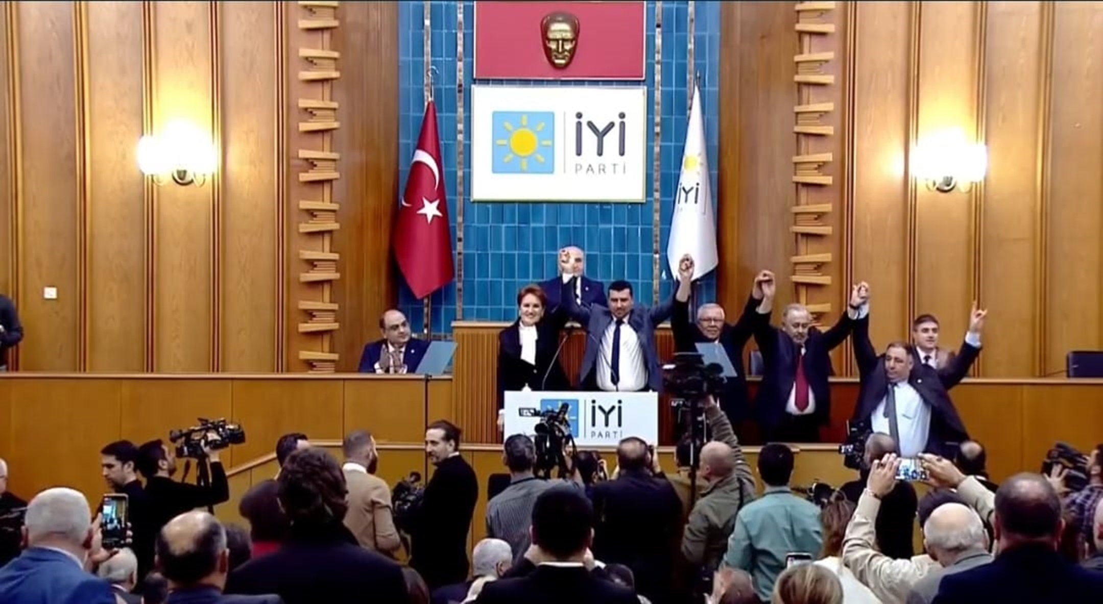 İYİ PARTİ AFYONKARAHİSAR ADAYLARINI AKŞENER AÇIKLADI