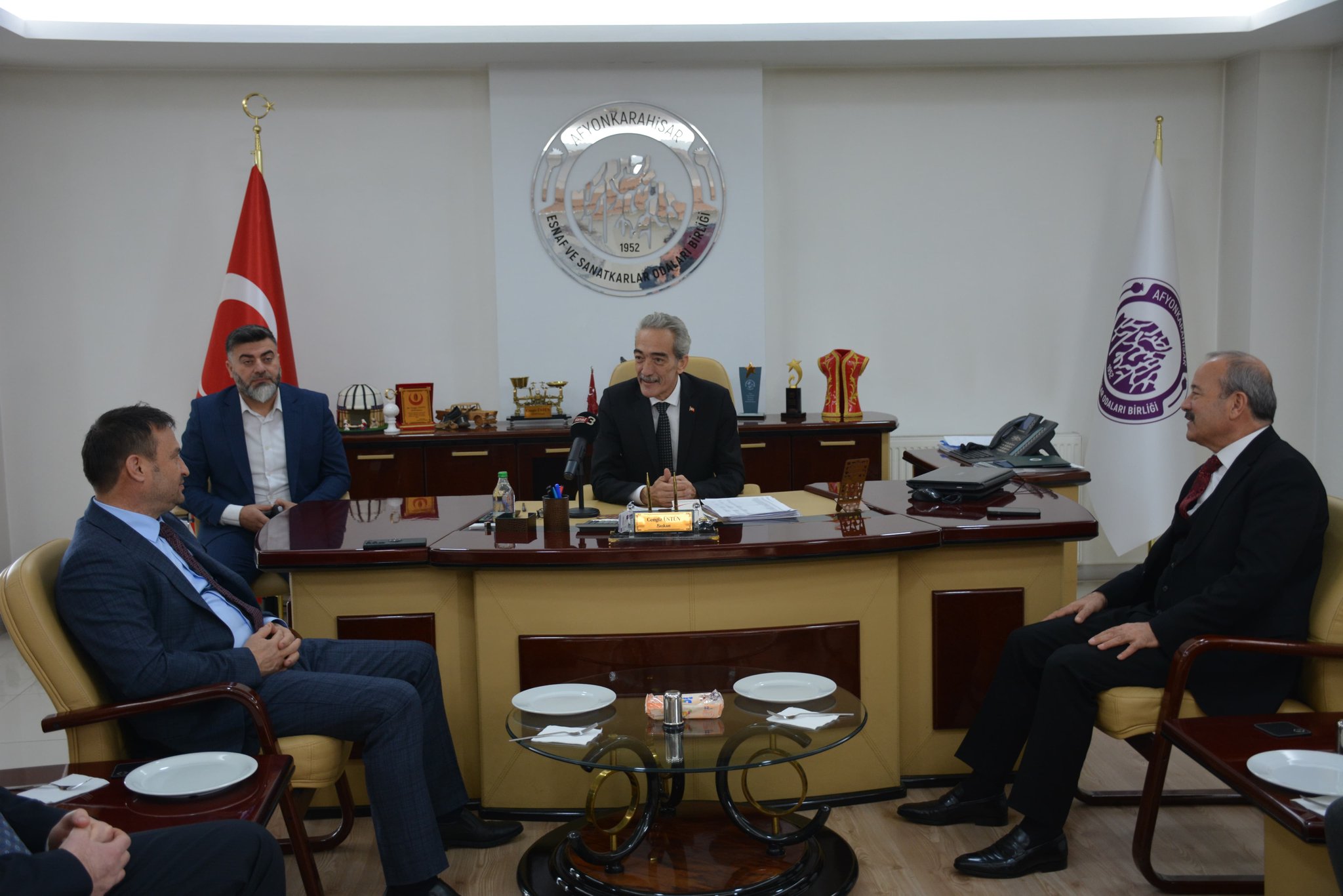 MHP HEYETİNDEN BAŞKAN  ÜSTÜN’E ZİYARET