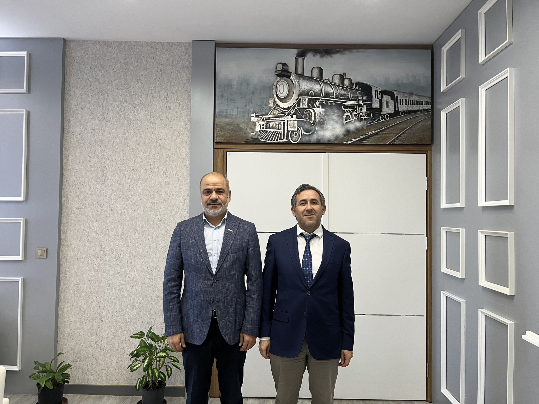 Başkan İşlek ve Yönetimi TCDD Bölge Müdürü Açıkgöz'ü Ziyaret Etti