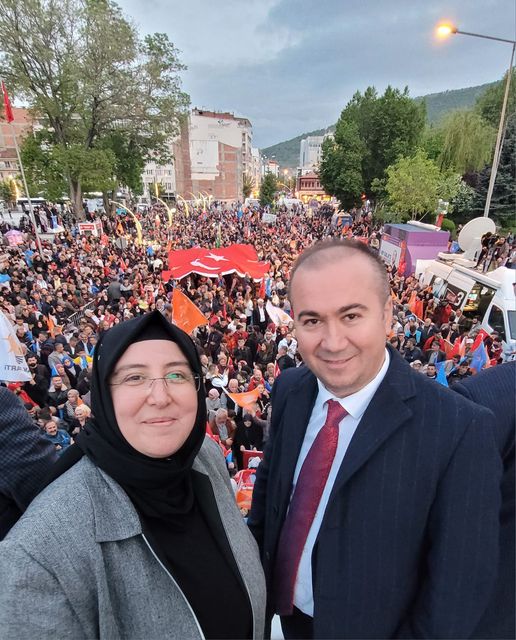 AK Partili Ertürk'ten Partisinin Belediye Başkan Adayı Uluçay'a Tebrik