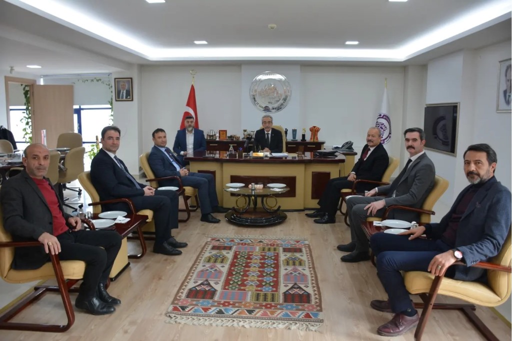 AFYONKARAHİSARLILAR MHP'YE VE BİZLERE SAHİP ÇIKACAK
