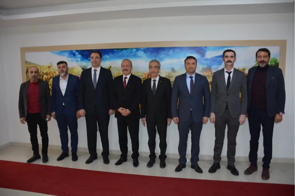 AFYONKARAHİSARLILAR MHP'YE VE BİZLERE SAHİP ÇIKACAK