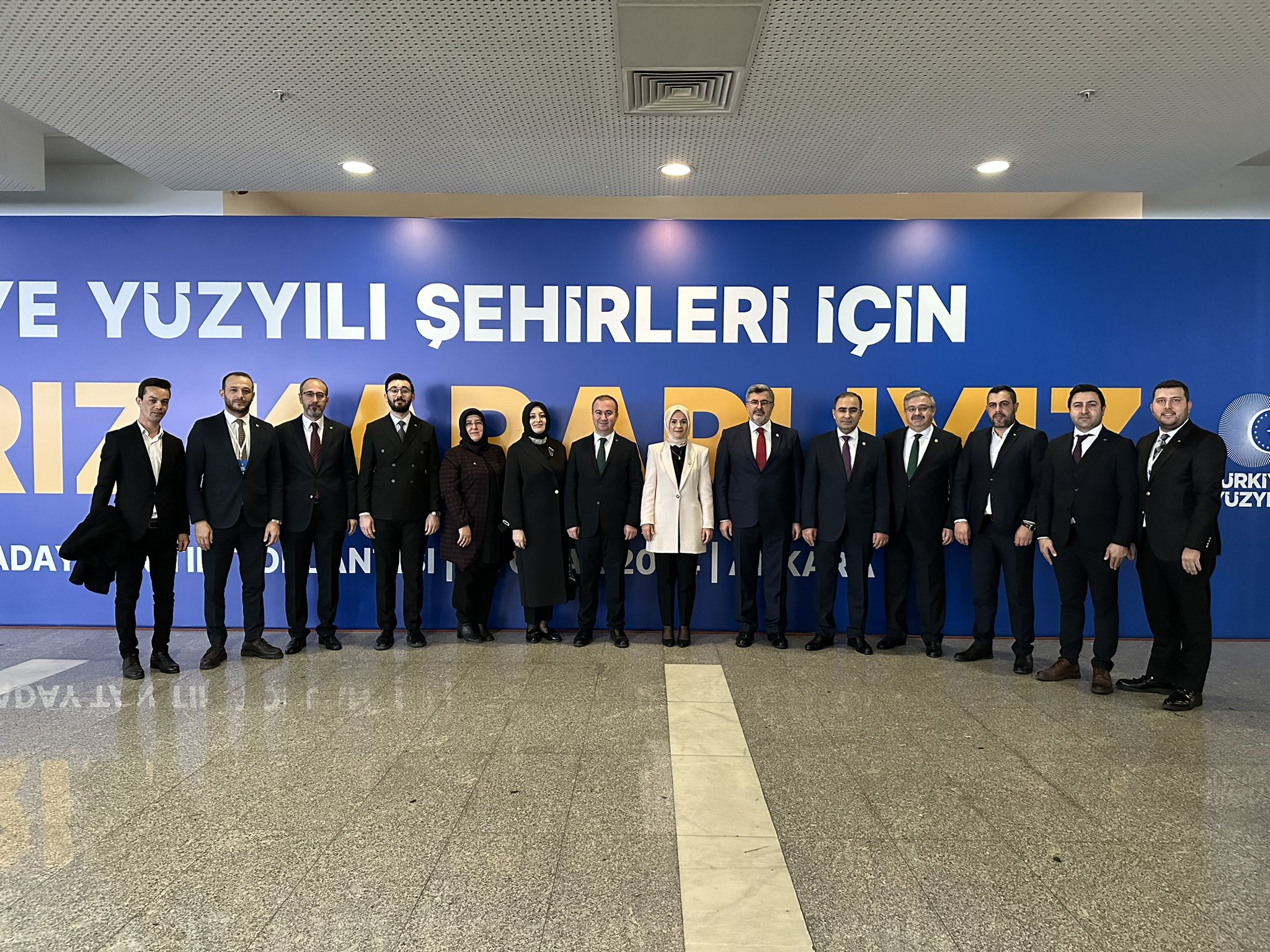 BAKAN GÖKTAŞ ULUÇAY’IN YANINDA  YER ALDI
