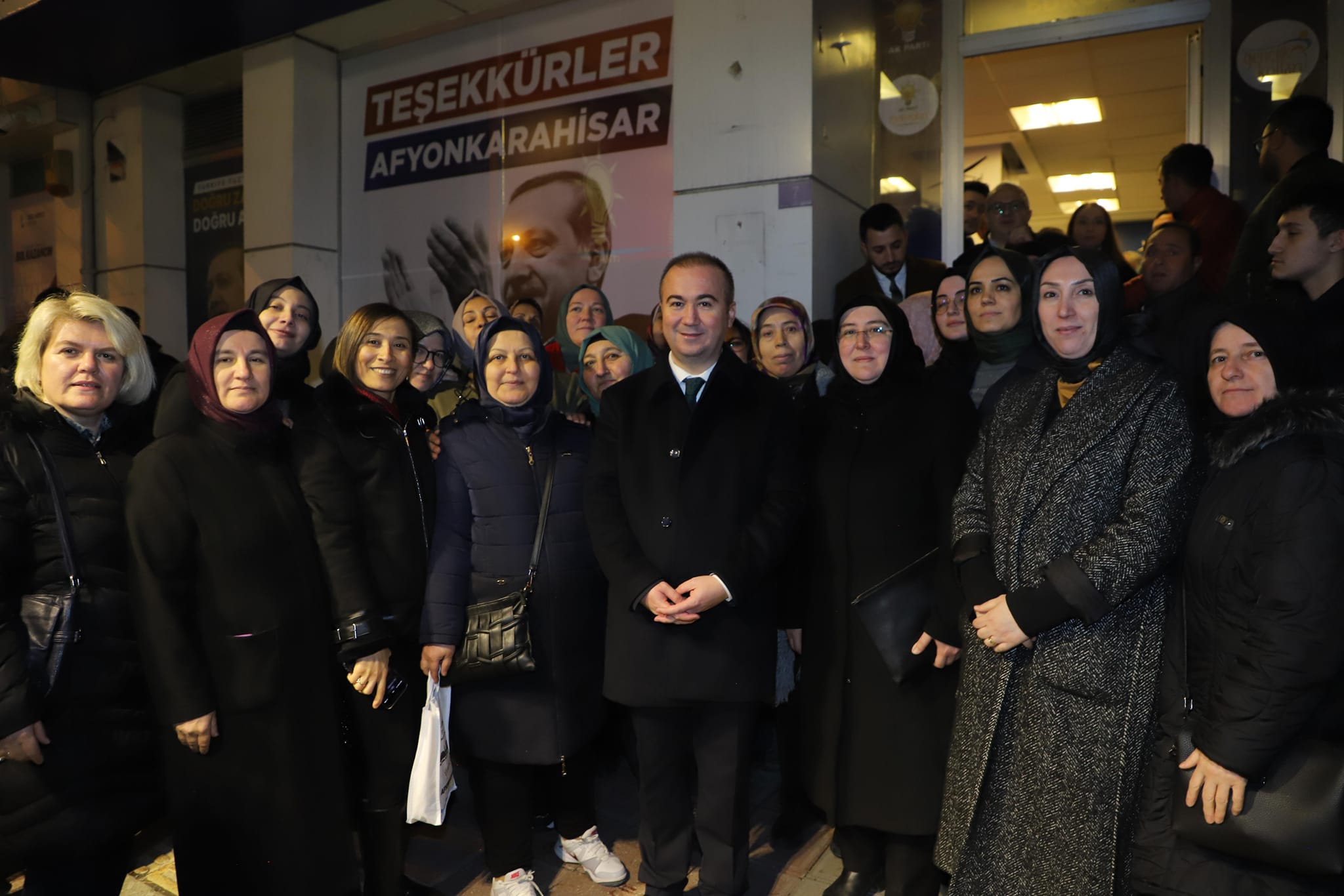 AK Kadınlardan Sahada Uluçay'a Tam Destek