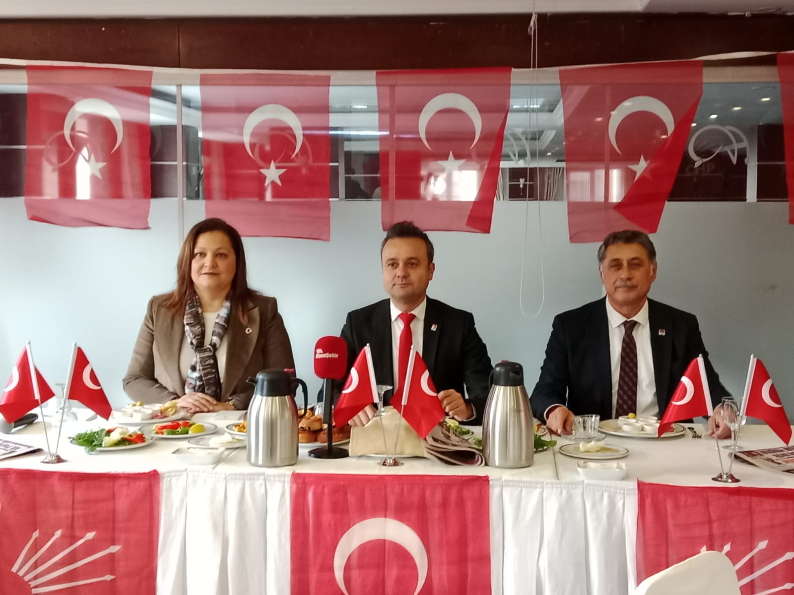 KÖKSAL "İSMAİLÇAVUŞUN TORUNU BURCU OLARAK AFYONKARAHİSAR'IN SORUNLARINI ÇÖZECEĞİM"