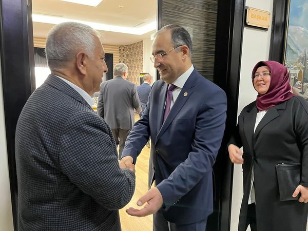 AK Partili Arslan'dan Başkan Zeybek'e Ziyaret