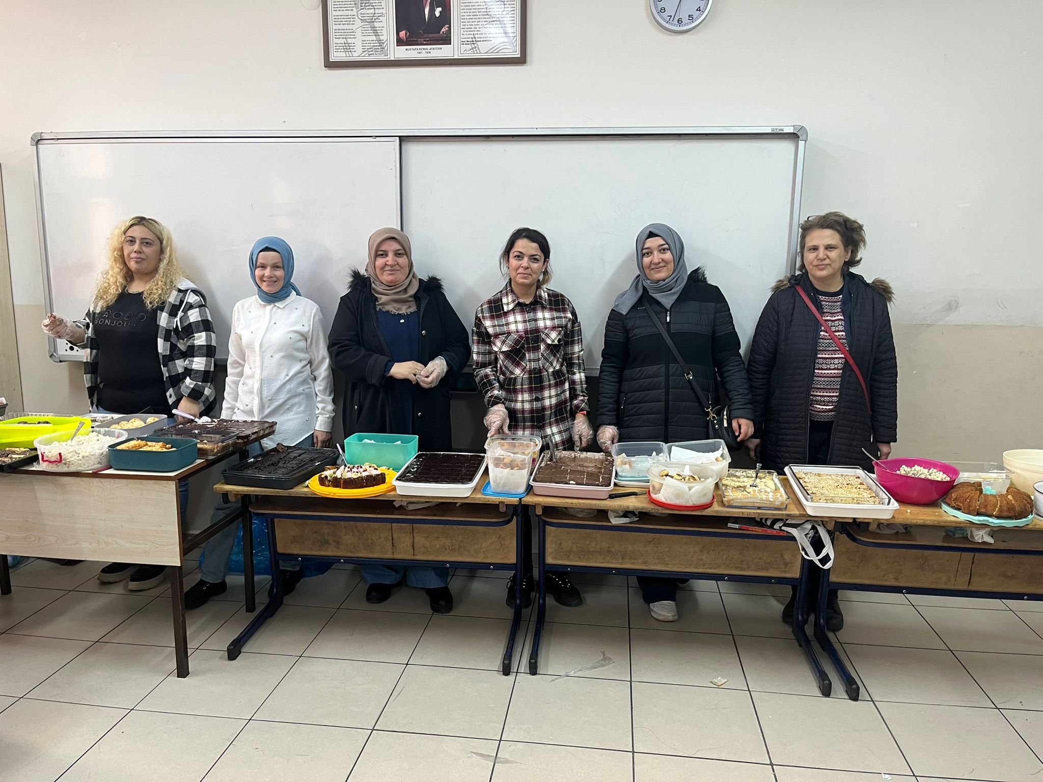 KOCATEPE ORTAOKULU'NDA RENKLİ SON HAFTA ETKİNLİĞİ