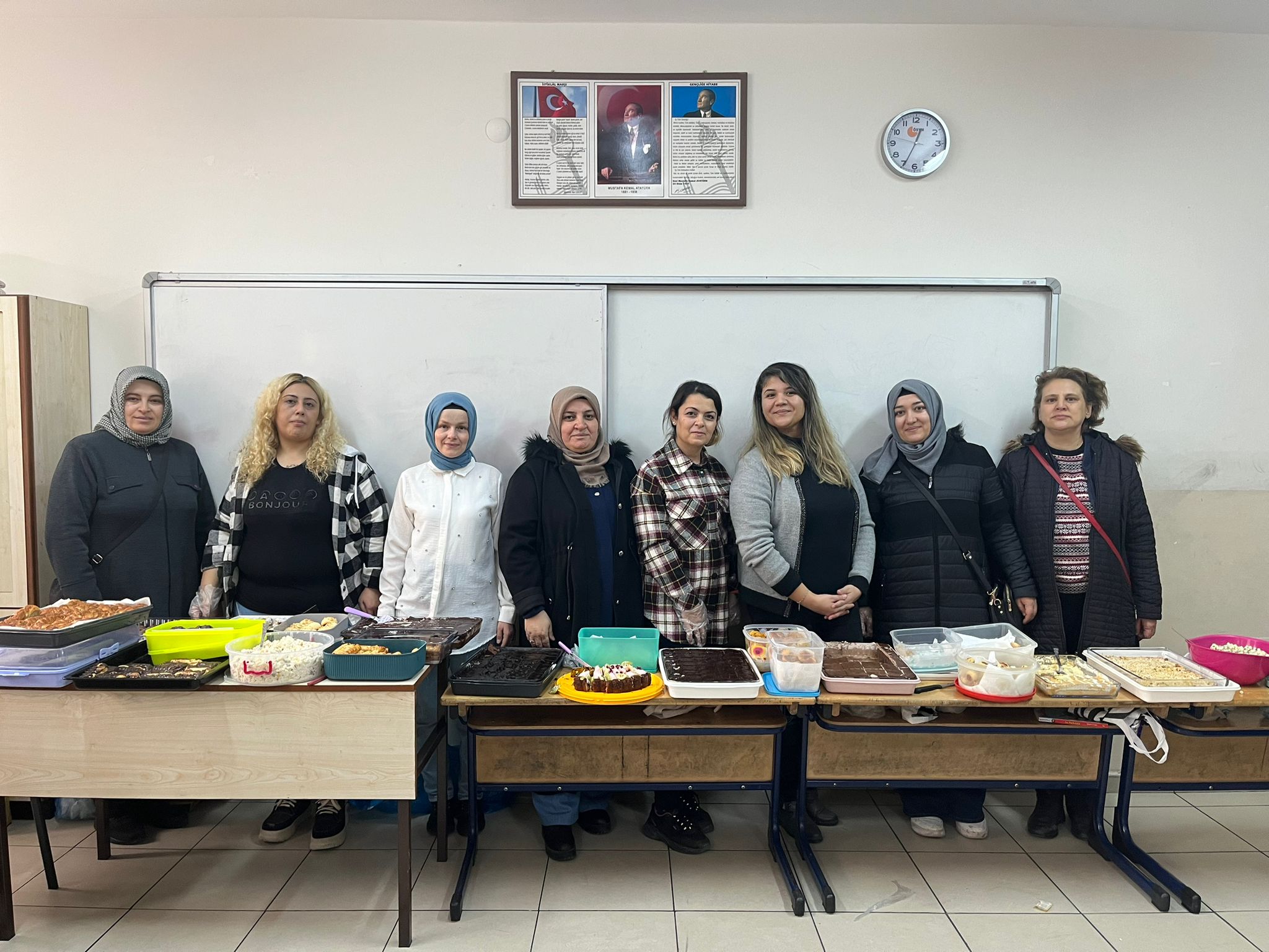 KOCATEPE ORTAOKULU'NDA RENKLİ SON HAFTA ETKİNLİĞİ