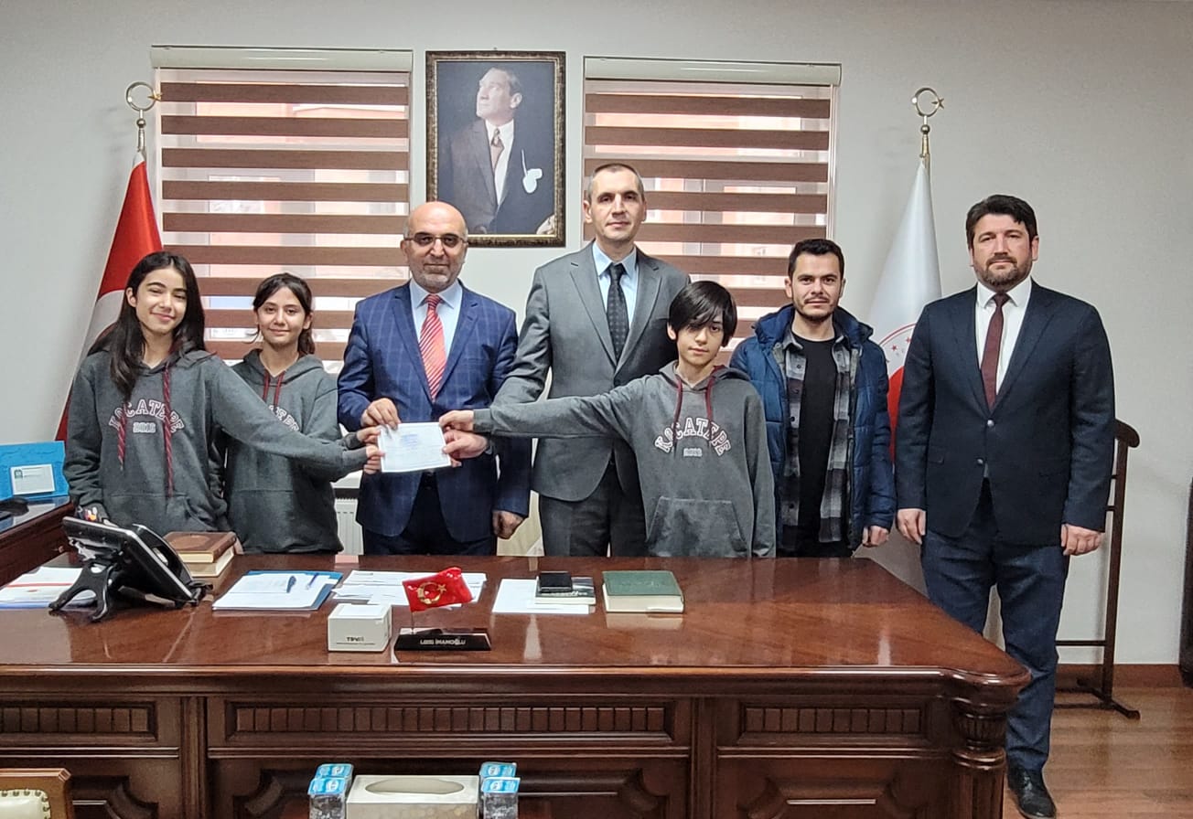 KOCATEPE ORTAOKULU'NDA RENKLİ SON HAFTA ETKİNLİĞİ