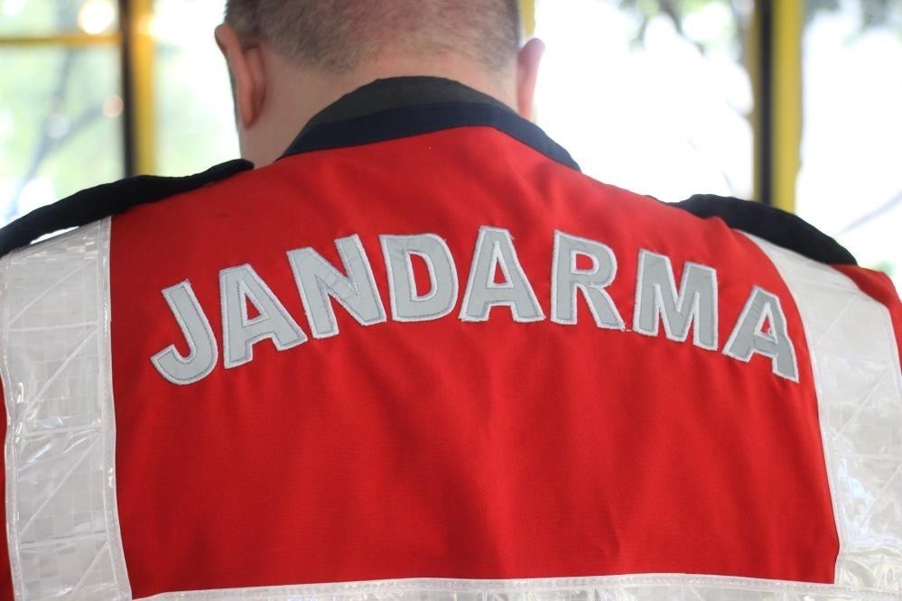 JANDARMA UYUŞTURUCUYA GEÇİT VERMİYOR