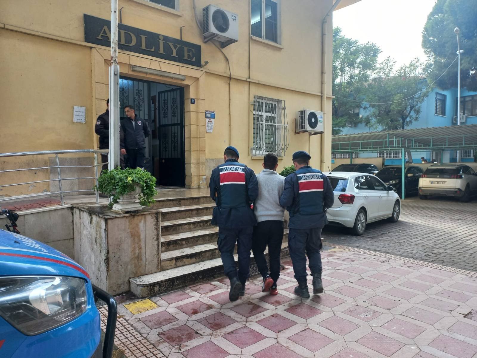 HAKKINDA 31 YIL HAPİS CEZASI İLE ARANIYORDU
