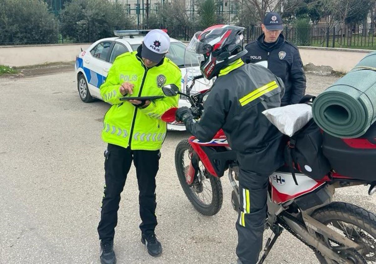 25 MOTOSİKLET TRAFİKTEN MEN EDİLDİ