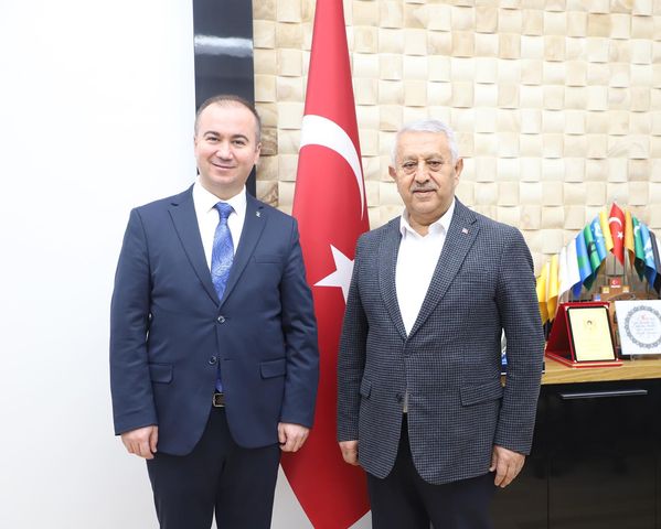 Başkan Zeybek'e Partisinin Başkan Adayı Uluçay'dan Ziyaret