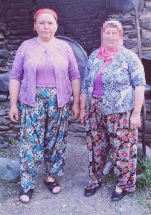 OTOMOBİL KADINLARA ÇARPTI: