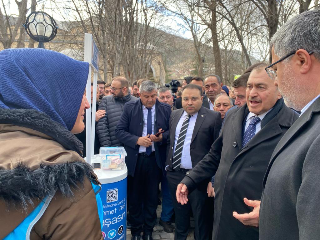 ULUÇAY AFYONLULARLA CUMA NAMAZINDA BULUŞTU