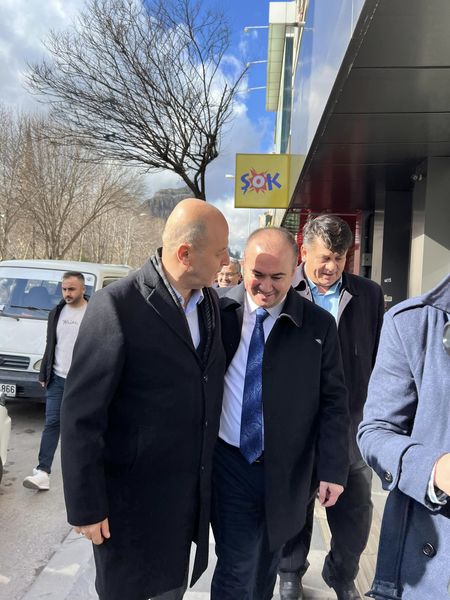 Şuhutlu Başkan Bozkurt Hemşehrisi Uluçay'ı Yalnız Bırakmadı