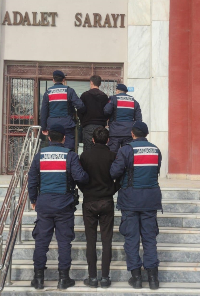 AFYON'DA AKARYAKIT İSTASYONUNDAN PARA ÇALDI