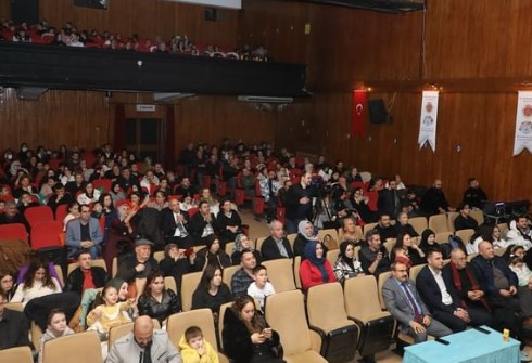 AFYONKARAHİSARLI  MİNİKLERDEN NAĞMELER BÜYÜLEDİ