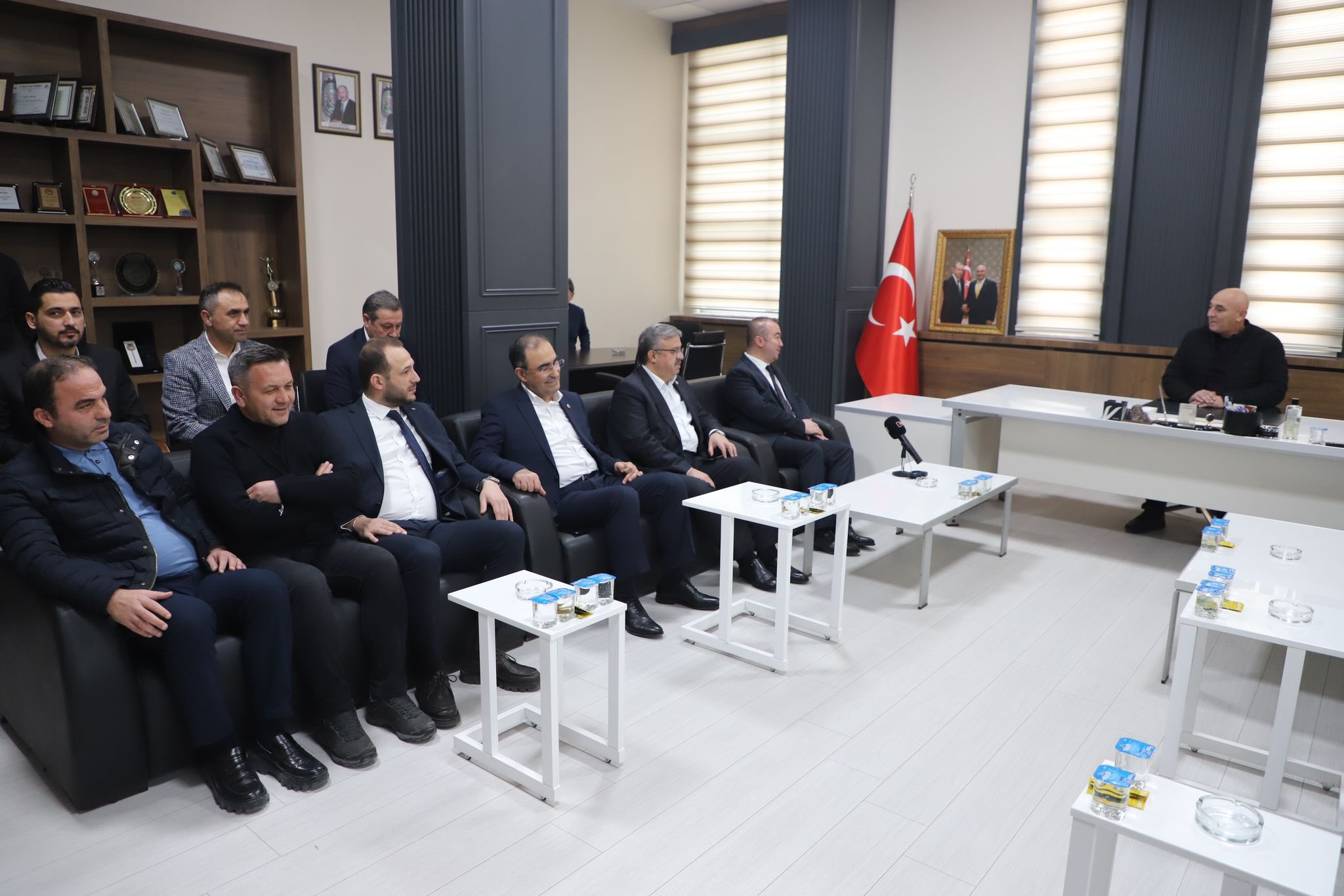 AK Parti Afyonkarahisar Belediye Başkan Adayı Hüseyin Ceylan, Uluçay Ticaret Borsası Başkanı Mehmet Mühsürler’i Ziyaret Etti