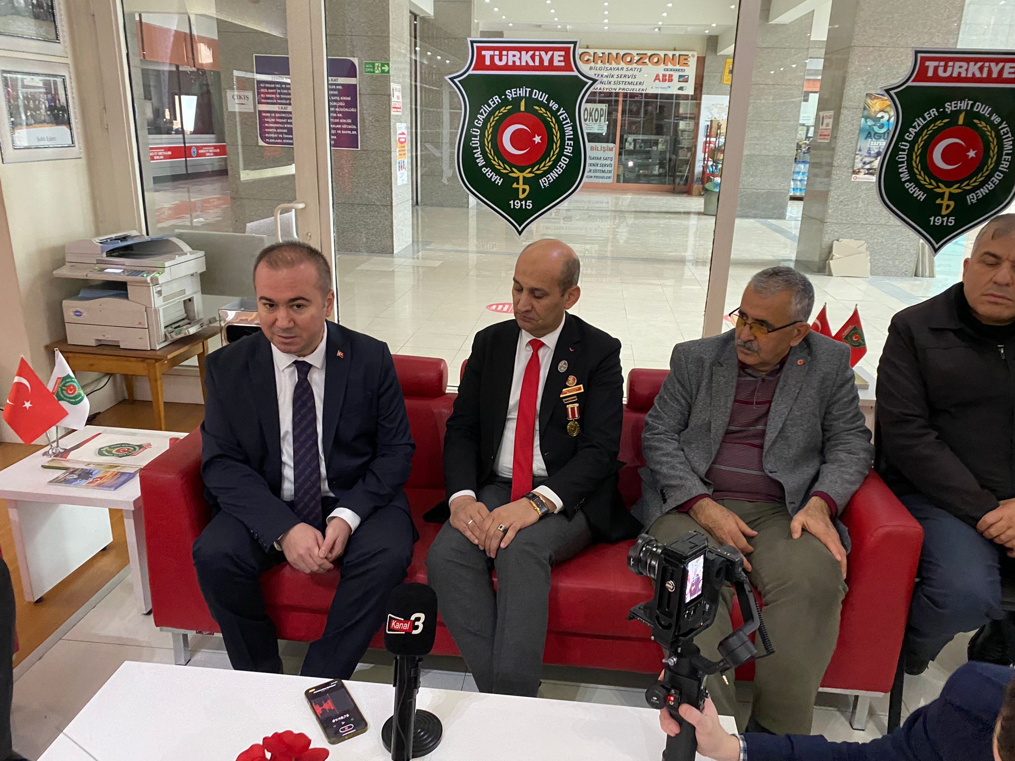 AK PARTİ ADAYI ULUÇAY ŞEHİTLER VE GAZİLER DERNEĞİNİ ZİYARET ETTİ