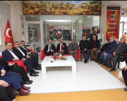 AK PARTİ ADAYI ULUÇAY ŞEHİTLER VE GAZİLER DERNEĞİNİ ZİYARET ETTİ