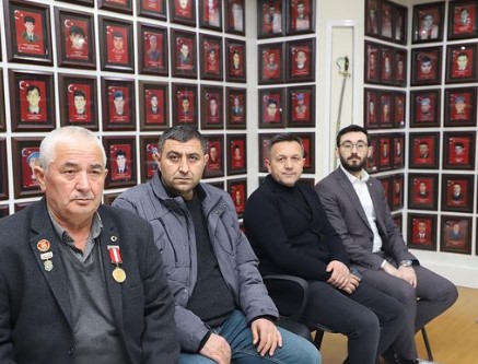 AK PARTİ ADAYI ULUÇAY ŞEHİTLER VE GAZİLER DERNEĞİNİ ZİYARET ETTİ