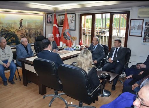 TAYTAK,  VE KÜÇÜKKURT EMEKLİLER DERNEĞİ BAŞKANI AHMET EGE'Yİ ZİYARET ETTİ