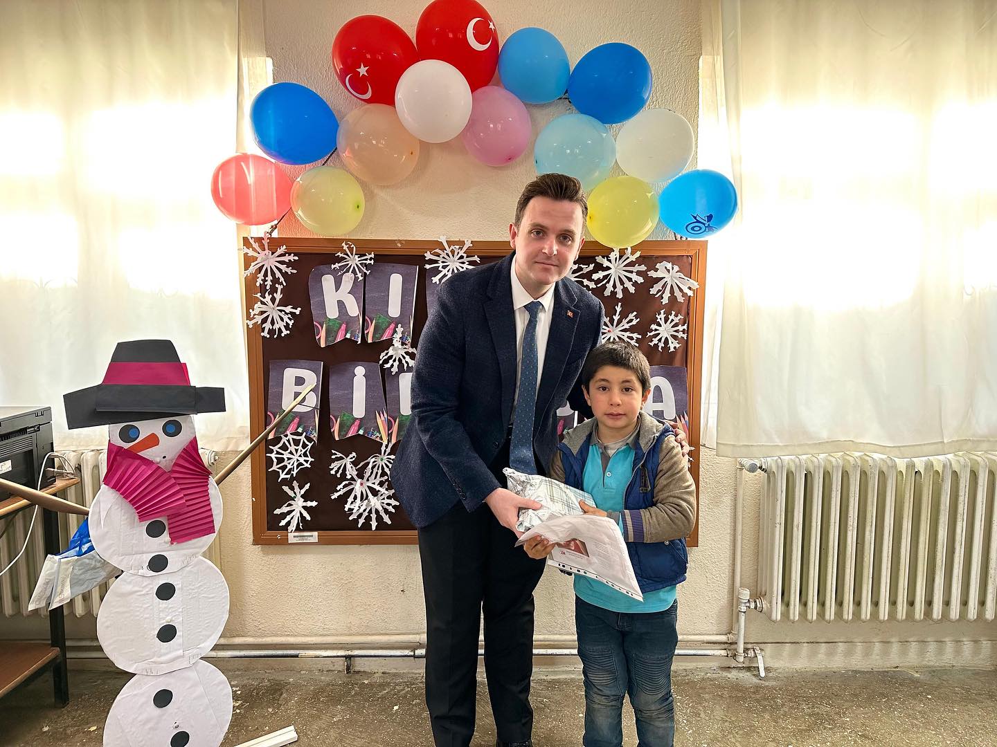 Kaymakam Nas Köy Okullarındaki Öğrencilerin Karne Heyecanına Ortak Oldu