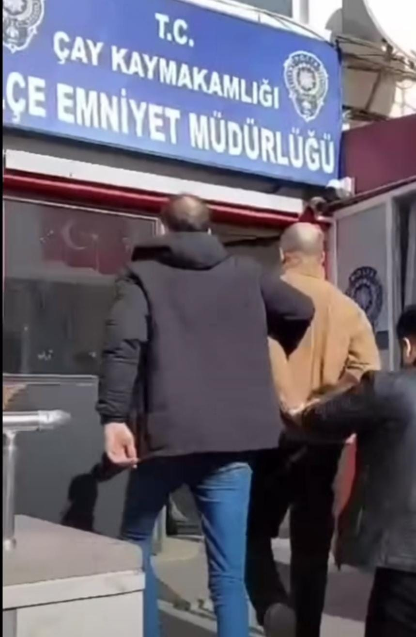 Hakkında Kesinleşmiş Hapis Cezası Vardı Çay Polisi Kıskıvrak Yakaladı