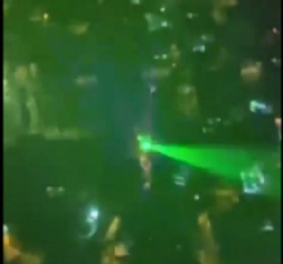 İnişe Hazırlanan Uçağa Lazer Tuttular… O Anlar Kamerada