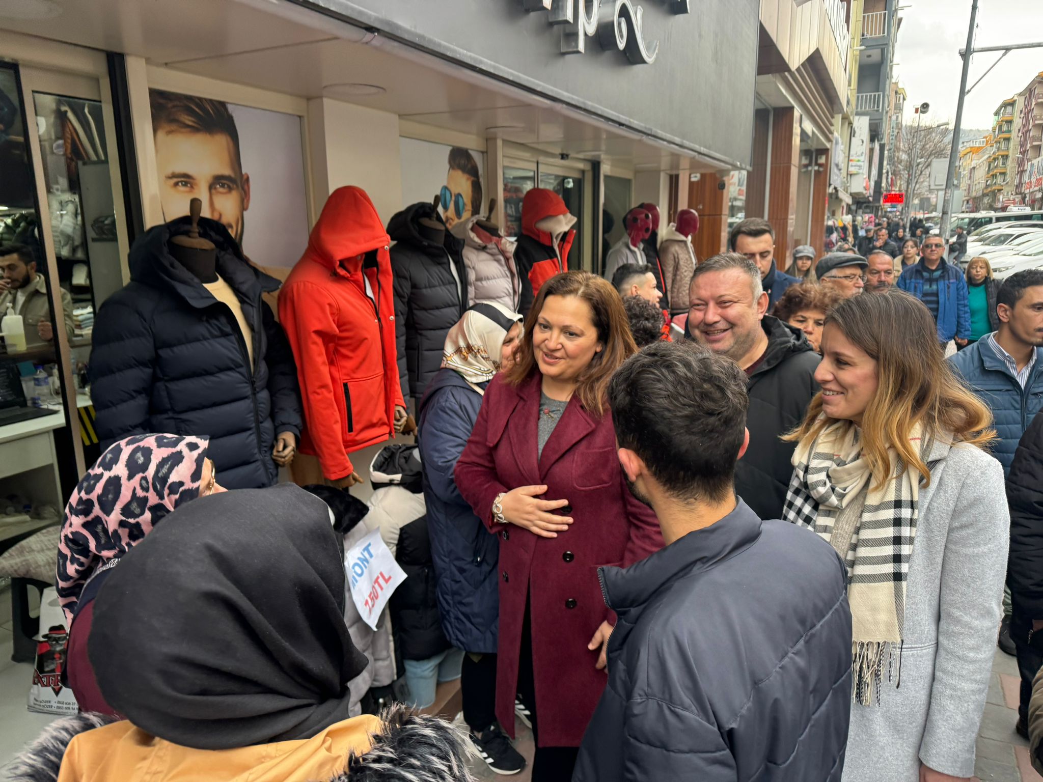 Burcu Köksal: “Sosyal Belediyecilik Nasıl Yapılır Herkese Göstereceğiz”