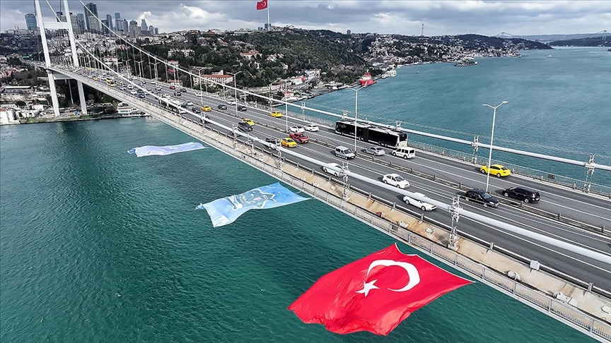 Alper Gezeravcı İçin Türk Bayrağı Asıldı