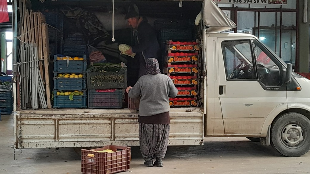 TÜRKELİ GAZETESİ OLARAK KIŞ AYLARININ GELMESİYLE MEYVE SEBZE HALİNİN NABZINI TUTTUK