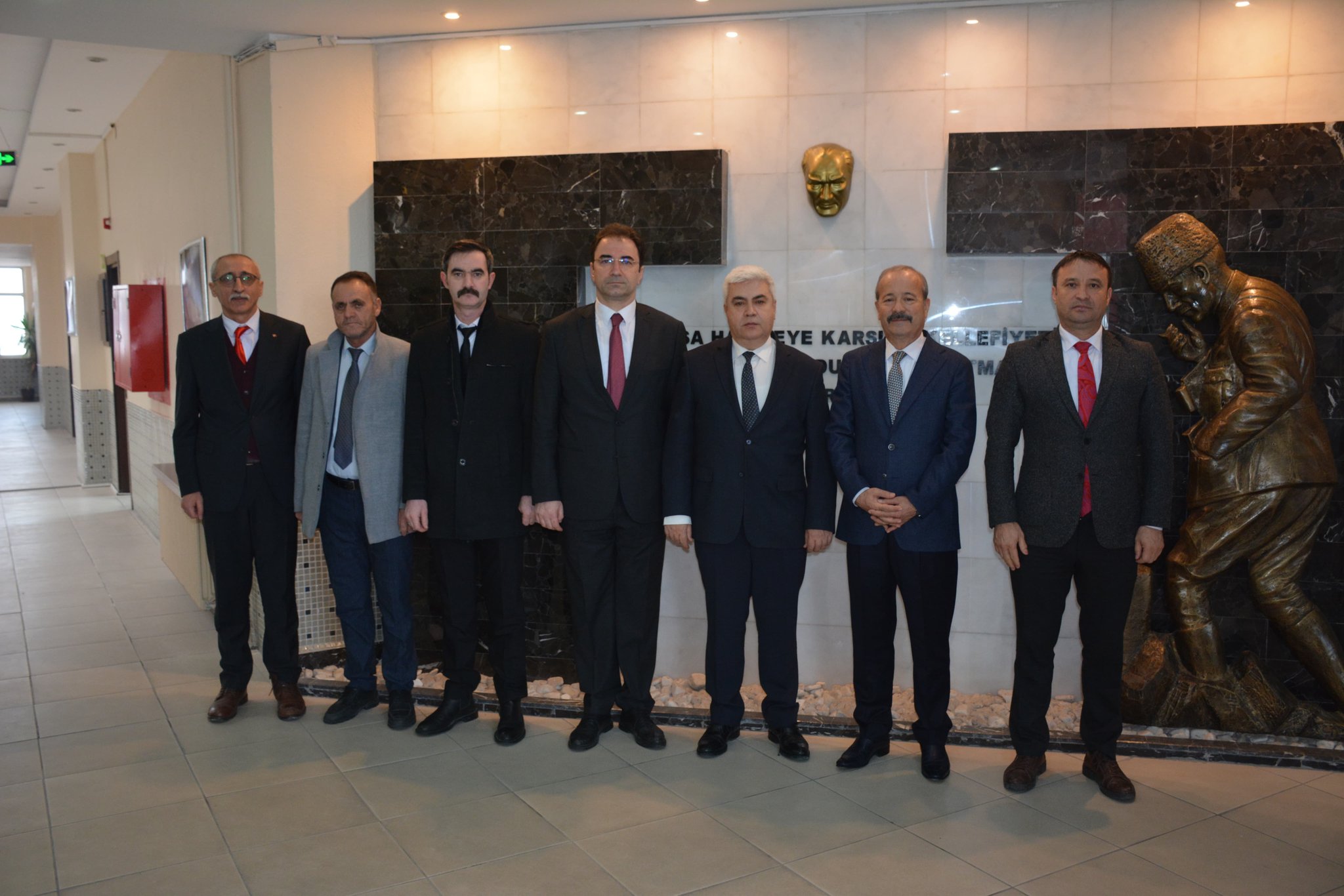 MHP'li Heyet Yeni Güne Defterdarlık Ziyaretiyle Başladı